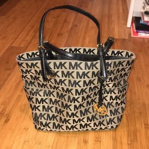 Michael Kors jet set tote small